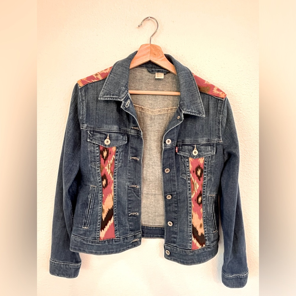 Levi’s Aztec Jean jacket size M women’s